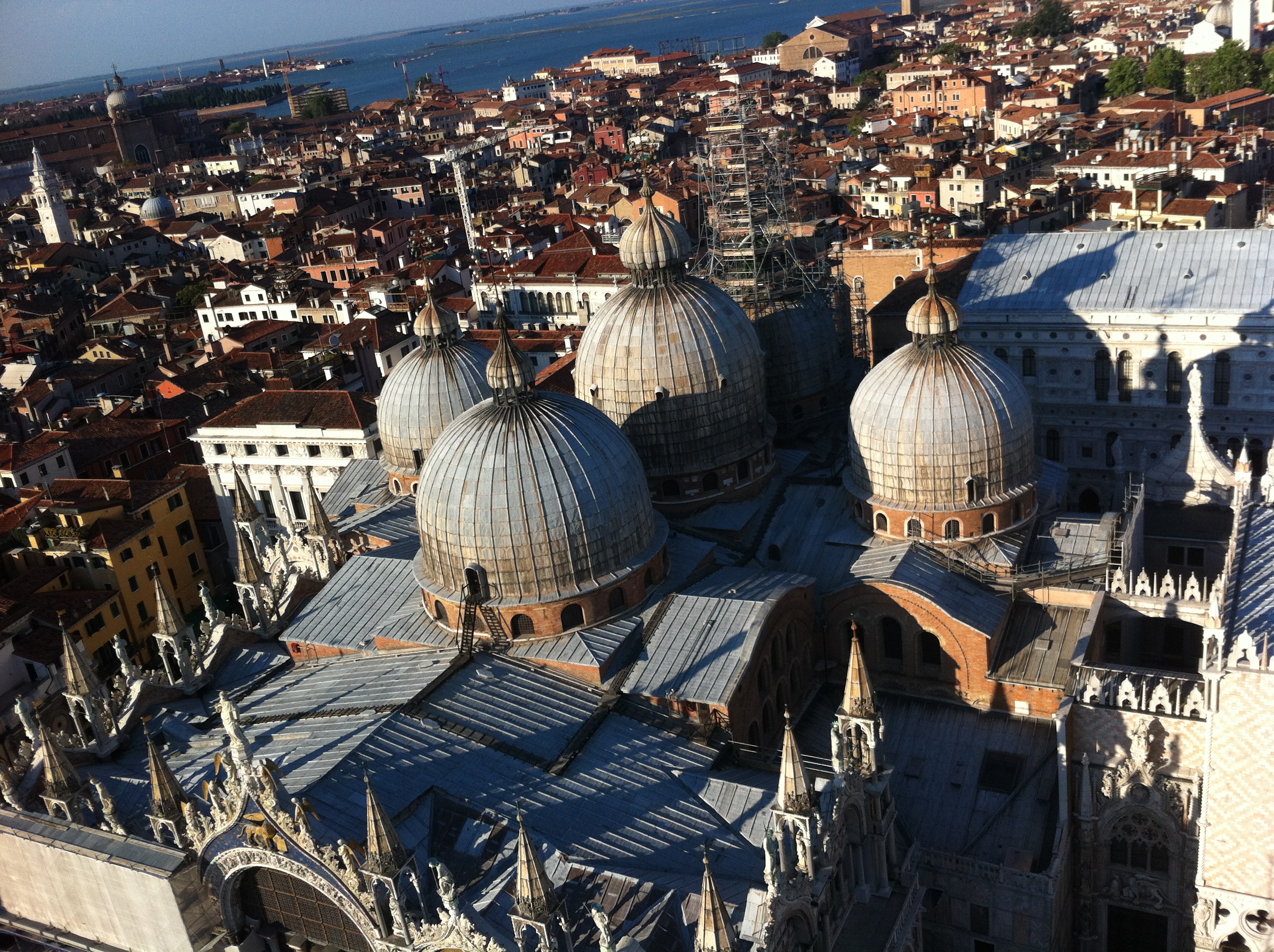 Vista superior da Basílica da São Marco