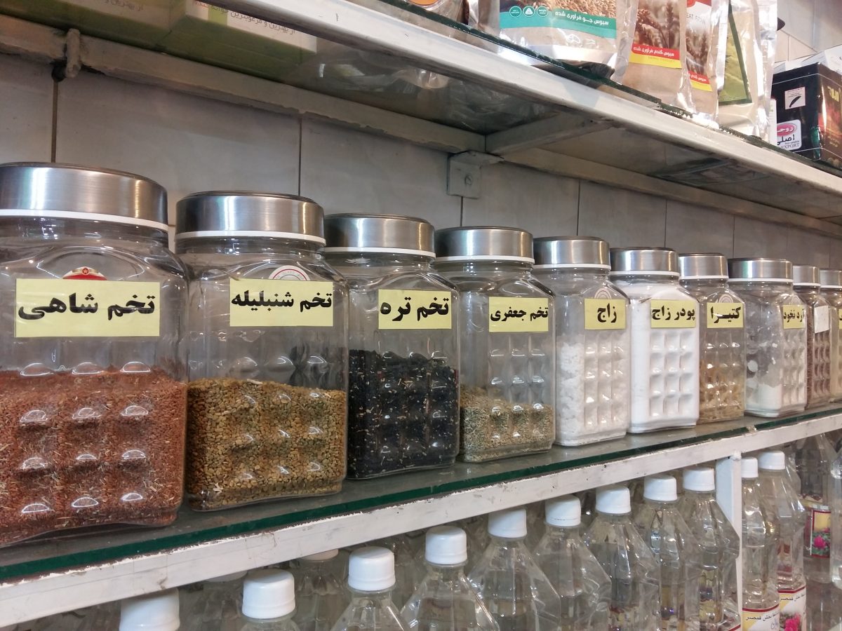 Onde comer e comprar especiarias em Kashan